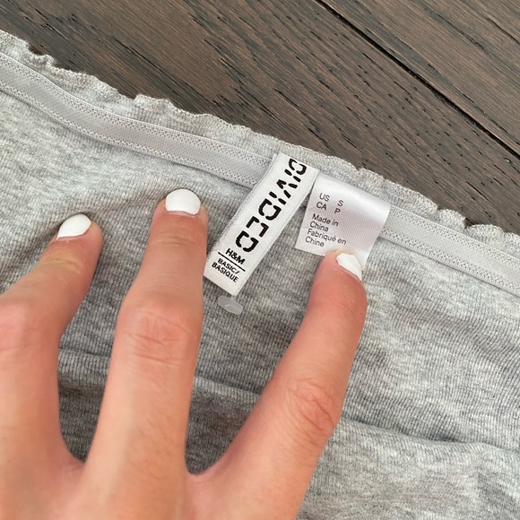 Grey cropped top off the shoulder - Picture 3 of 3